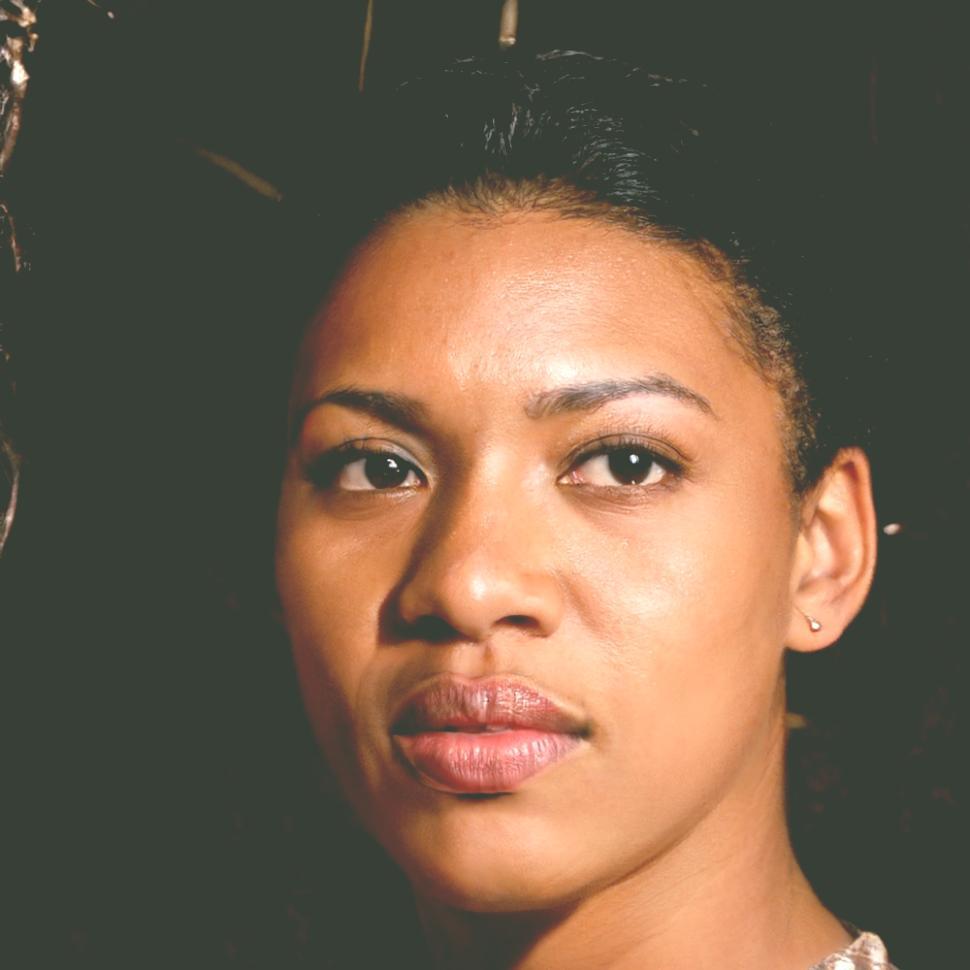 Portrait d'Aliénor Descamps, directrice financière à Toulouse